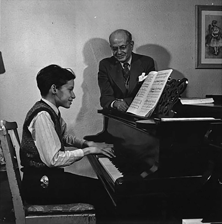 Glenn_Gould-Alberto_Guerrero-1945-b.jpg
