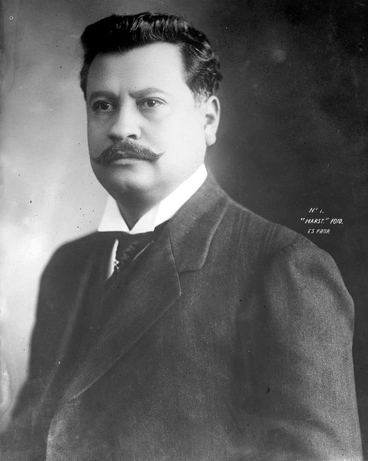 Jesus_Flores_Magon-b.jpg