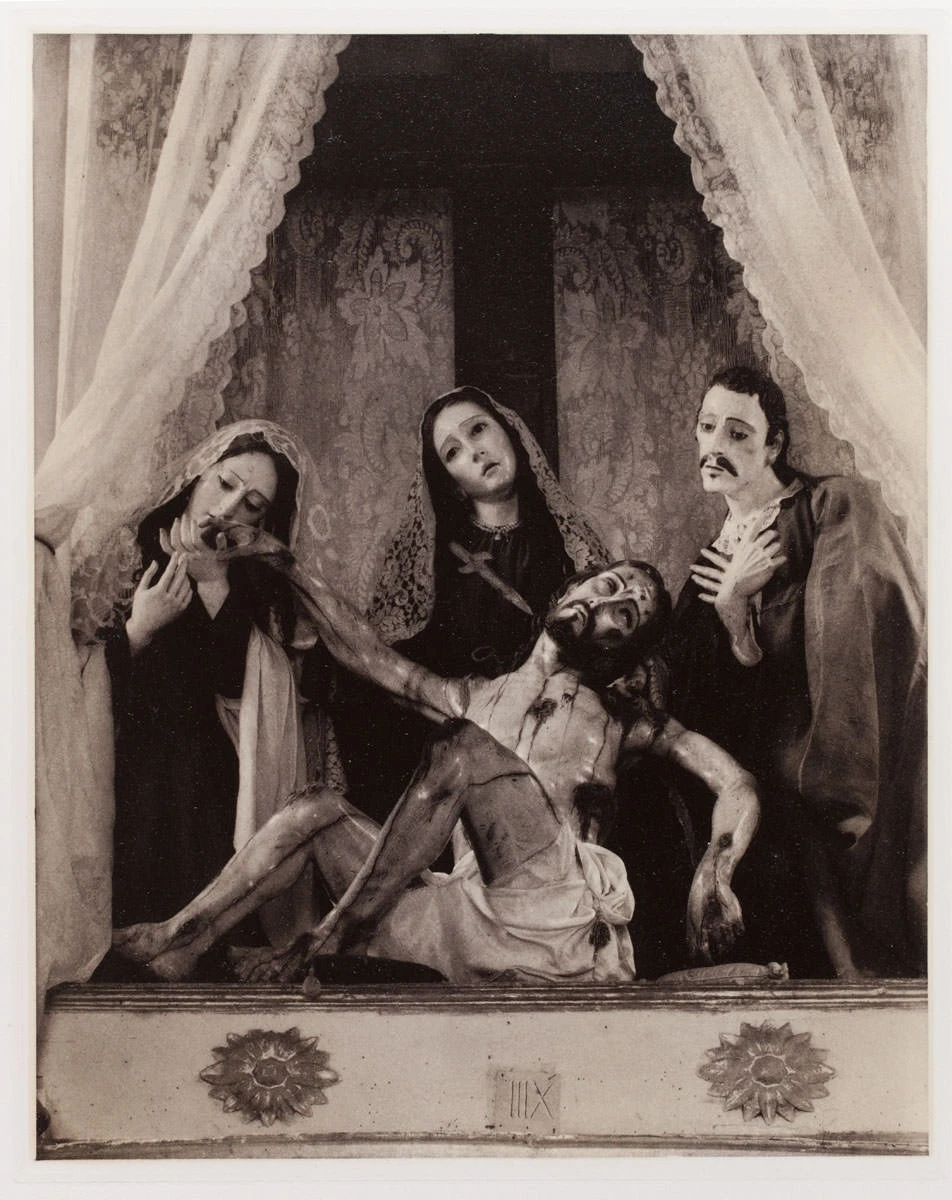 Paul Strand, Calvario, Pátzcuaro, Michoacán, 1933, colección Ricardo B. Salinas Pliego.jpg Paul Strand, Calvario, Pátzcuaro, Michoacán, 1933, colección Ricardo B. Salinas Pliego