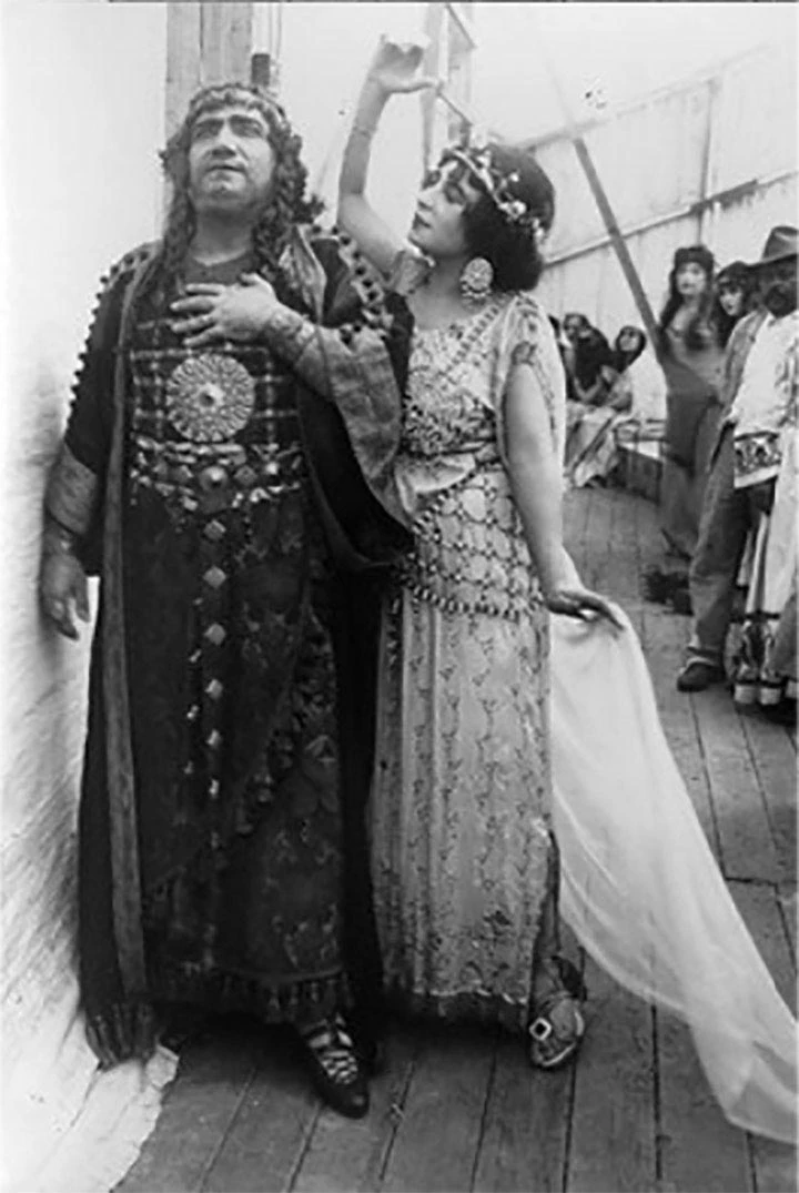 08_Caruso-Bezanzoni-Aida-b.jpg