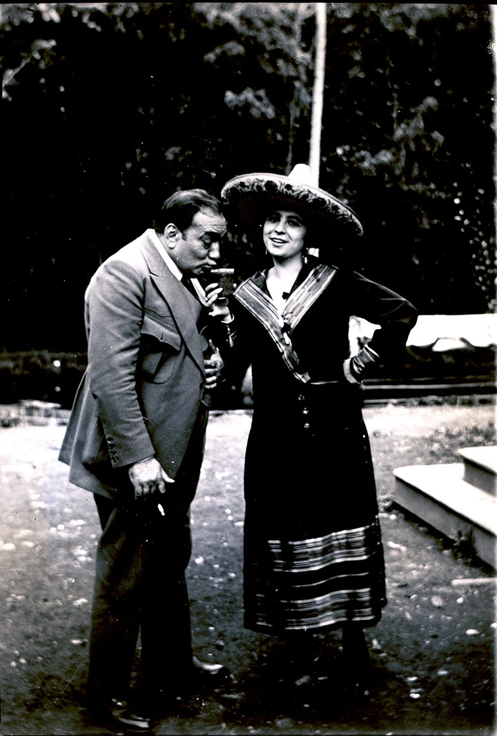 Caruso-y-Gabriella-Besanzoni-pulque-b.jpg